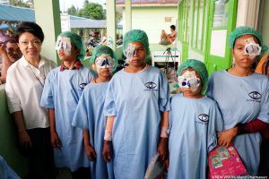 A family of 6 pre operation