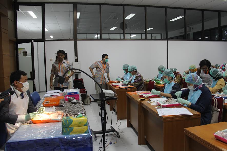 Collaboration with University of Gajah Mada Indonesia, where Tilganga Institute of Ophthalmology surgeons come to give regular lectures and demonstrations