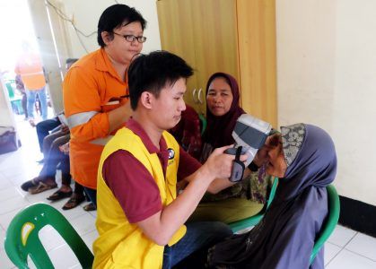 Alland Dharmawan at the Jombang Eye Camp, April 2016