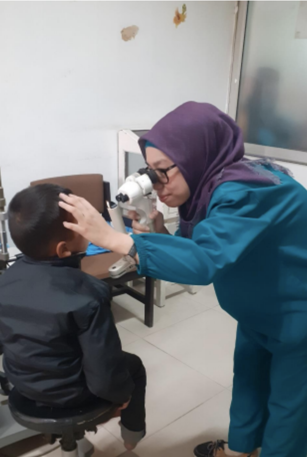 Pediatrics - examining patient